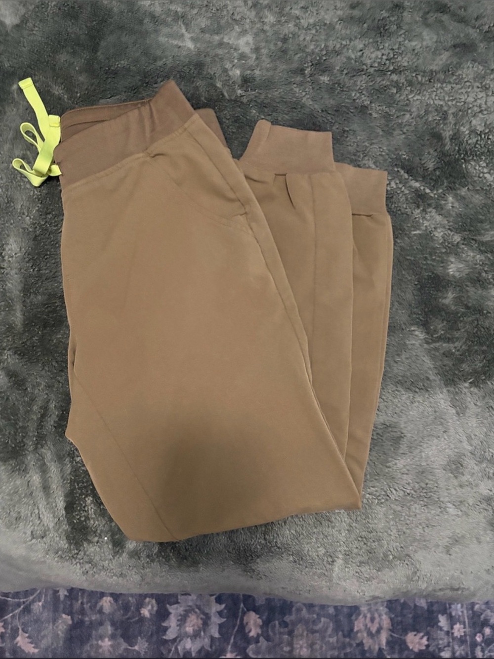 Figs martini olive Zamora joggers in size S